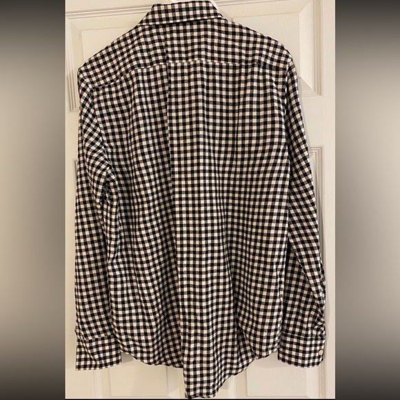 H&M Reg Fit Button Down Checkered Shirt
Size M - Picture 2 of 6